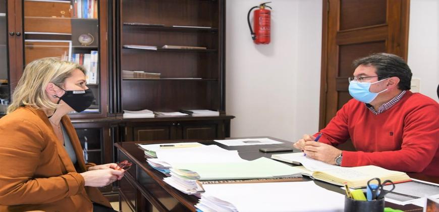 Alicia Vanoostende, José Adrián Hernández