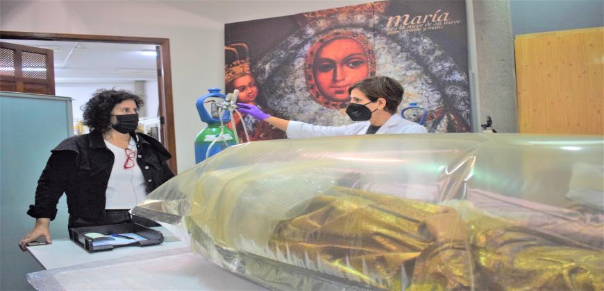 El Cabildo realiza trabajos de conservación de la escultura de Santa Águeda