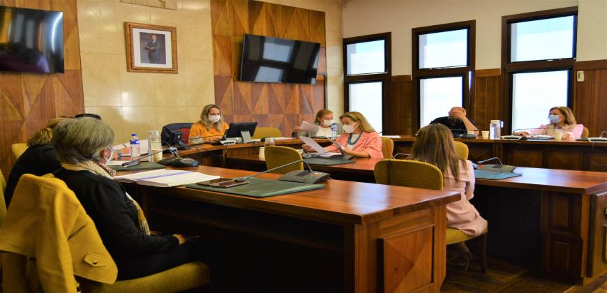 El Cabildo y los ayuntamientos trabajan en una agenda artesana para desarrollar muestras en los 14 municipios de La Palma