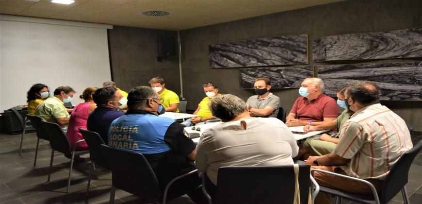 El Cabildo y los ayuntamientos definen las medidas de prevención ante el incremento de actividad sísmica en Cumbre Vieja