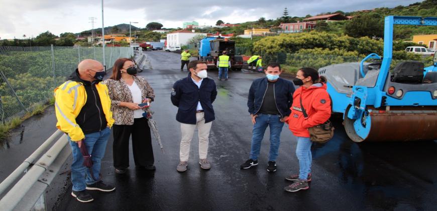 Continúan los trabajos de repavimentación de la carretera LP-202 a su paso por Breña Alta 