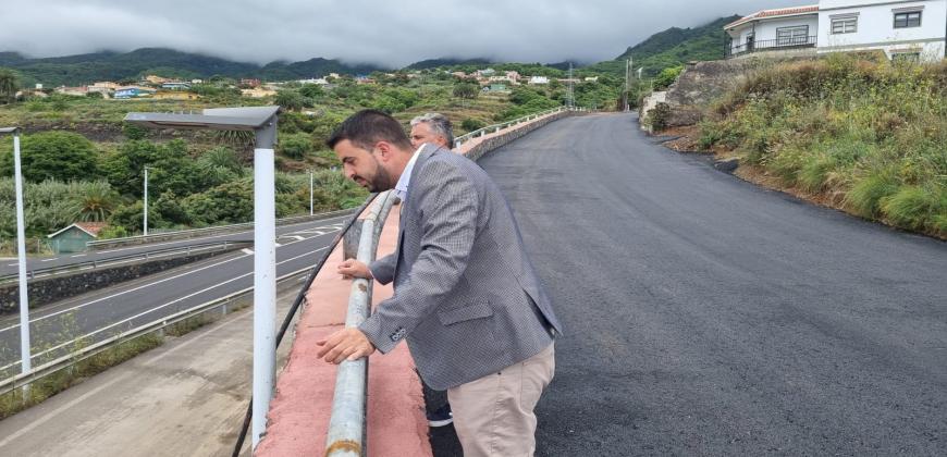 Borja Perdomo destaca que se ha realizado una intervención de protección, ante la inestabilidad que presentaba el talud