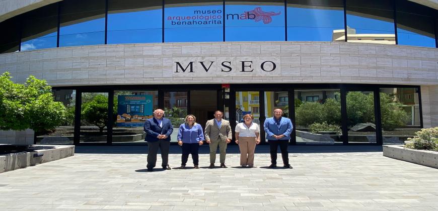 El Cabildo inicia los trámites para implantar el Grado de Fisioterapia en la Isla