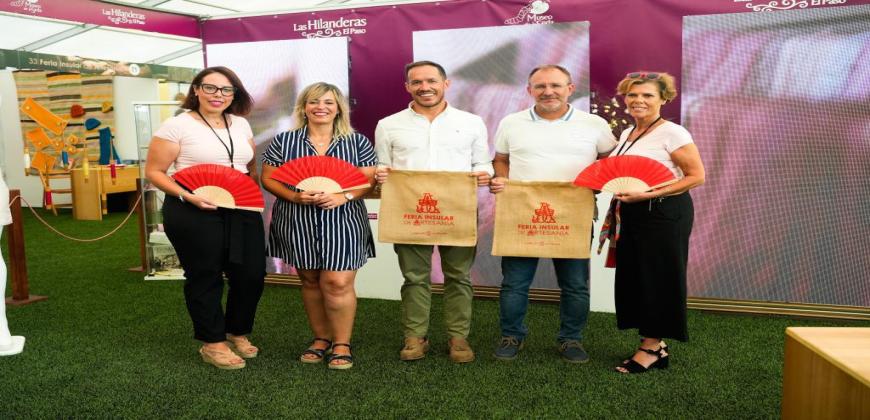 El Cabildo ratifica su apoyo a la artesanía con una subvención de más de 35.000 euros para la gestión del Museo de Seda de El Paso 