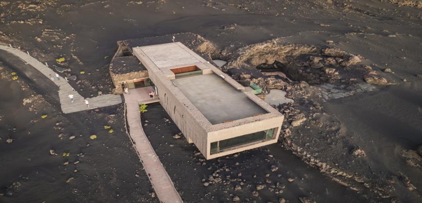 El Cabildo apuesta por el turismo vulcanológico con una exposición renovada en Caños de Fuego 
