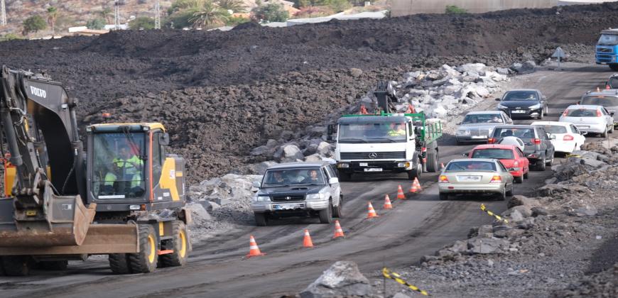 Una media de 5.500 vehículos diarios circulan por la carretera La Laguna - Las Norias