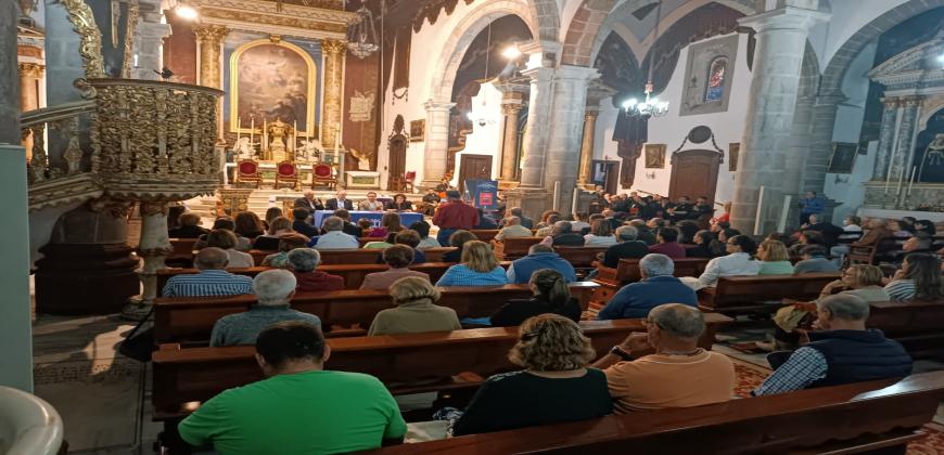 El Cabildo presenta el libro ‘Lo Divino en la Navidad de Santa Cruz de La Palma’ de Facundo Daranas