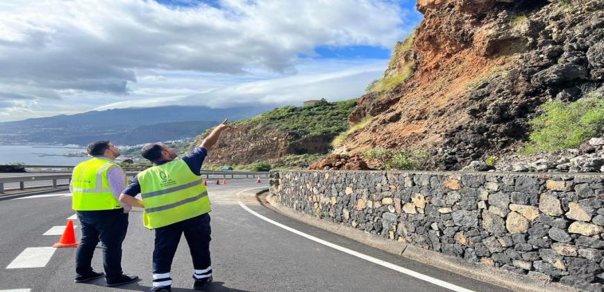 El Cabildo interviene en las curvas de San Juanito para estabilizar el talud