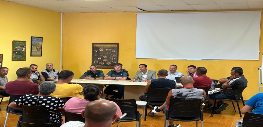 El Cabildo aborda la problemática del furtivismo pesquero junto al sector de La Palma 