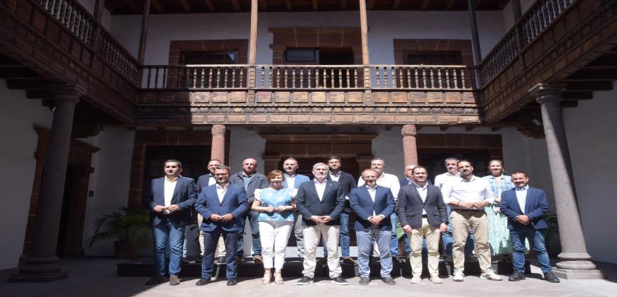 Gobierno regional, Cabildo y ayuntamientos trazan la hoja de ruta para las inversiones del Presupuesto 2025 en la Isla