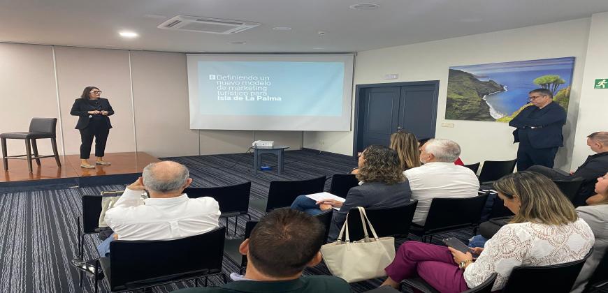 El Cabildo presenta al sector las nuevas líneas estratégicas de promoción turística y atracción de visitantes