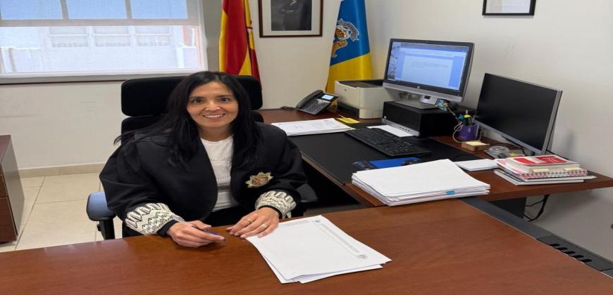 El Cabildo reconoce en sus Premios Insulares a Yurbin Magdalena Viñas Bello, influencia y ejemplo para futuras generaciones de juristas