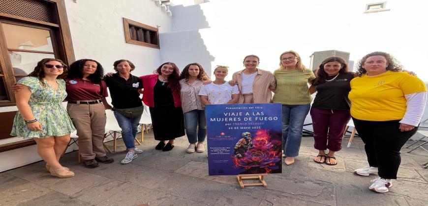 El Cabildo incide en el papel de las profesionales que intervienen en los incendios forestales