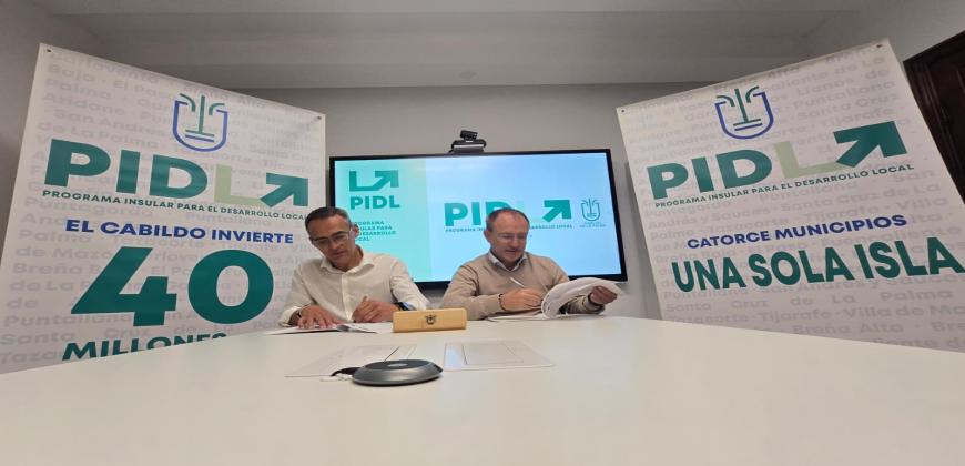 Firma del PIDL en Los Llanos de Aridane.