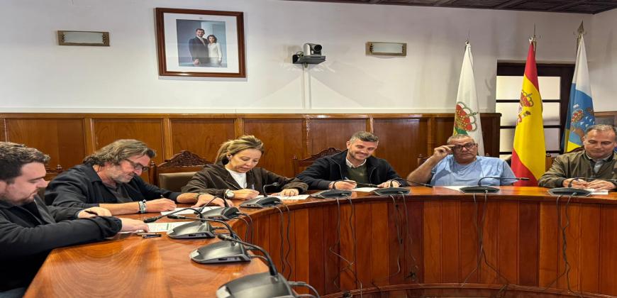 Firma del acta de replanteo del Centro Residencial de Mayores.