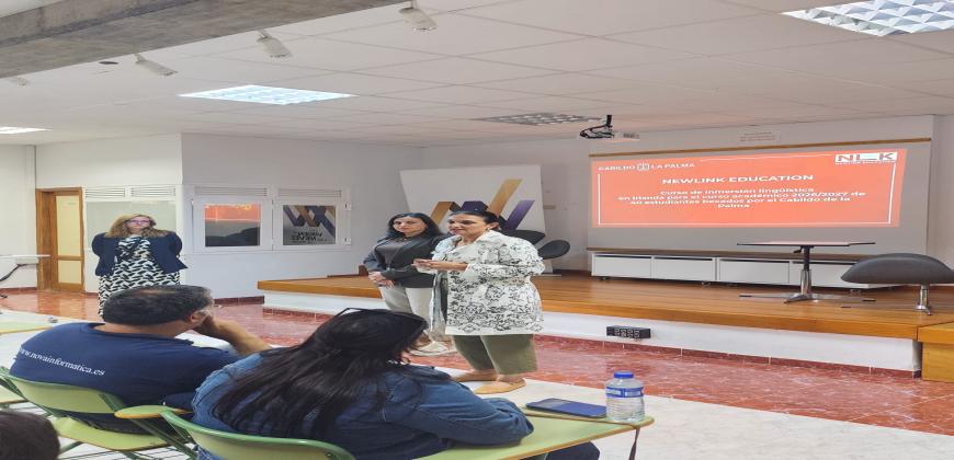 Coordinamos junto a las familias la salida de los 40 estudiantes becados a Irlanda