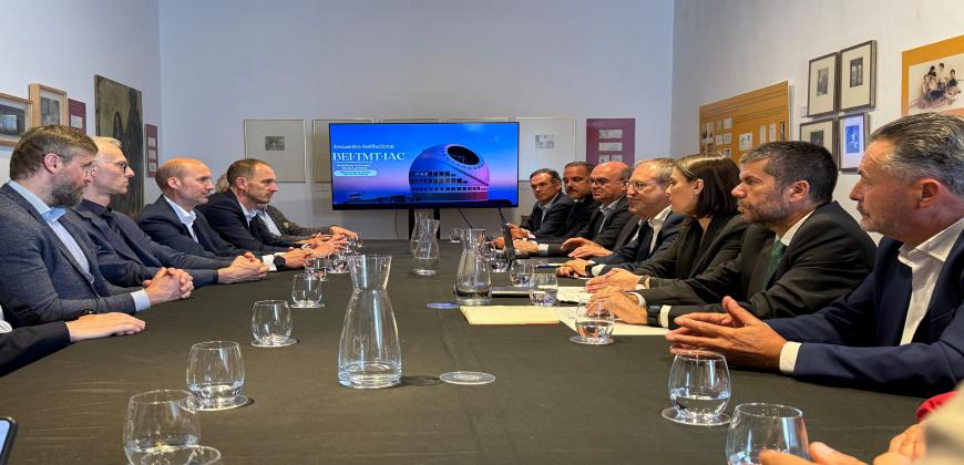 Reunión con la delegación del Banco Europeo de Inversiones (BEI) y representantes del Consorcio del Telescopio de Treinta Metros (TMT)