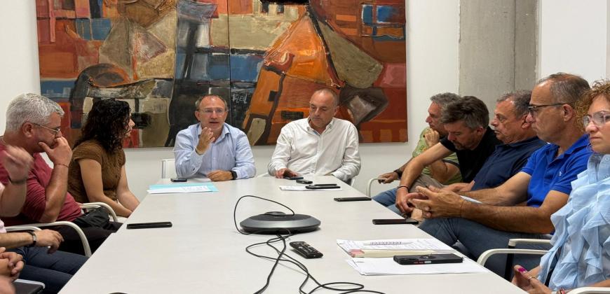 El Cabildo trabaja con el subsector agrícola en nuevas vías para optimizar la gestión y el rendimiento económico de los residuos agrarios 