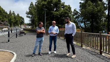 El PIDL del Cabildo mejora la seguridad vial en Fuencaliente con la instalación y acondicionamiento de infraestructuras viarias